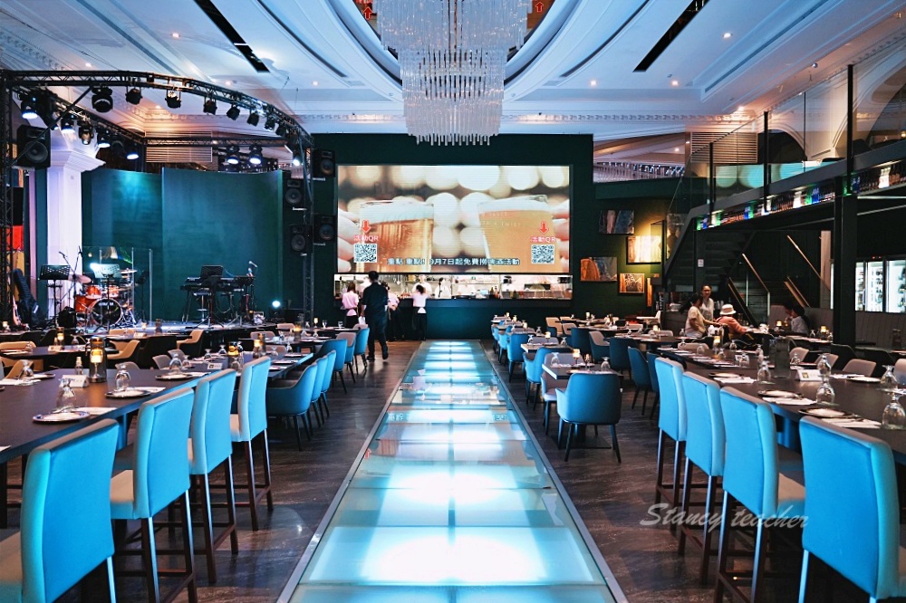 8+9吧食酒音樂餐廳-台中新開幕餐酒館百款異國精釀啤酒升降伸展台全景VIP包廂太酷炫