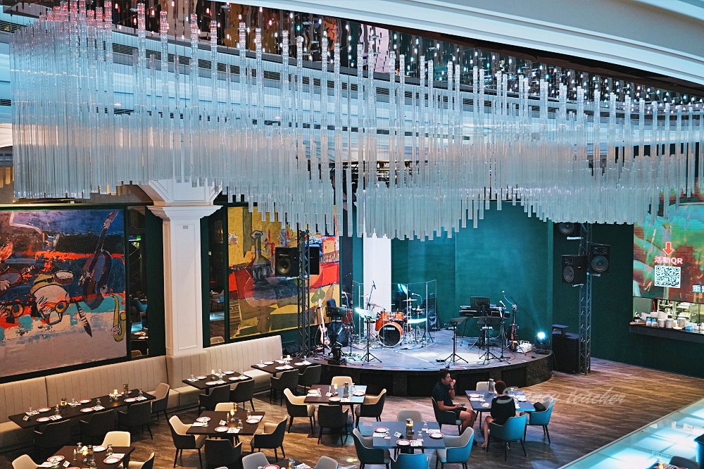 8+9吧食酒音樂餐廳-台中新開幕餐酒館百款異國精釀啤酒升降伸展台全景VIP包廂太酷炫