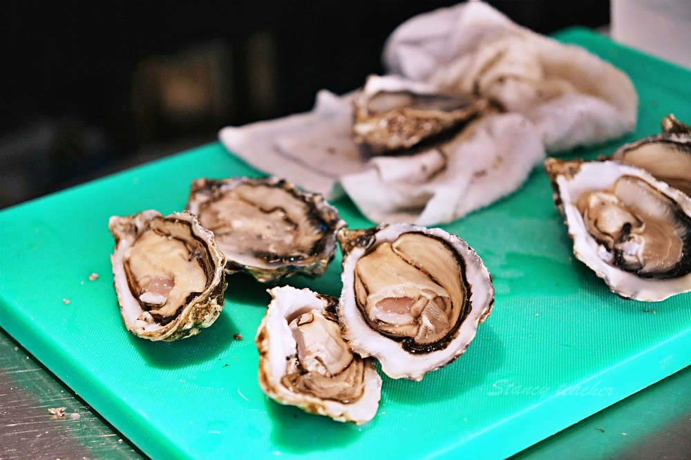 大安區活體生蠔專賣店「She’ll Oyster bar 敘 」活體廣島生蠔法國吉拉朵超霸氣生蠔塔全吃得到