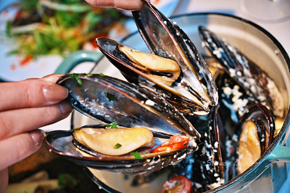 大安區活體生蠔專賣店「She’ll Oyster bar 敘 」活體廣島生蠔法國吉拉朵超霸氣生蠔塔全吃得到