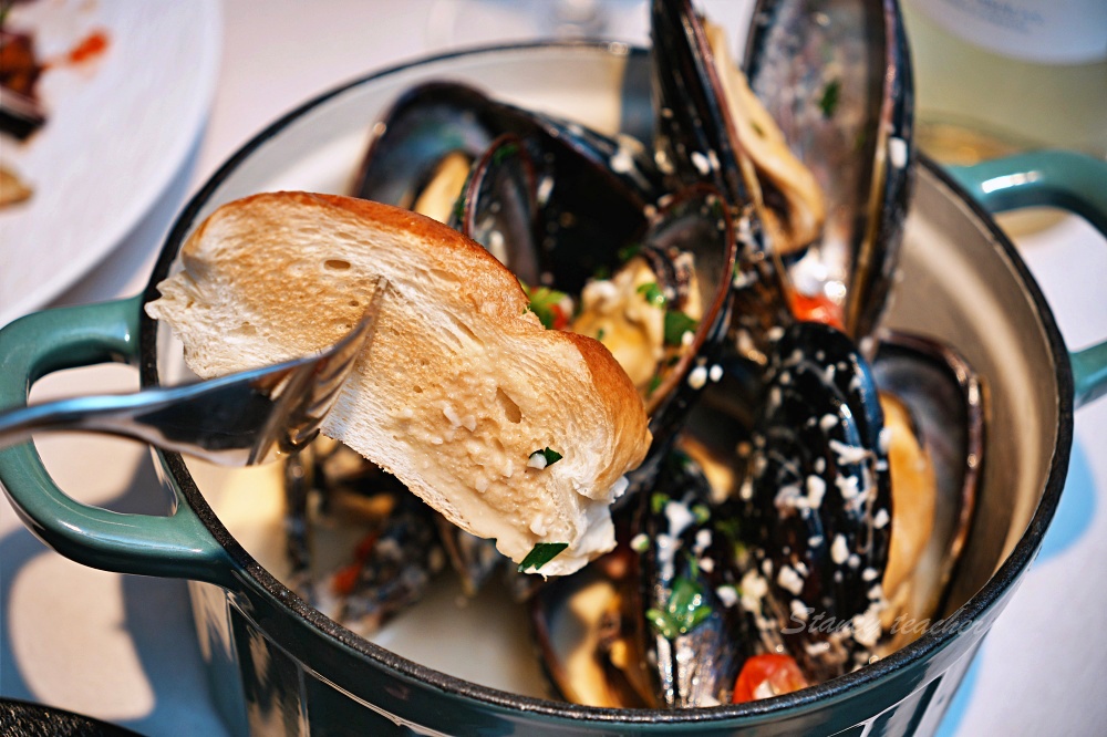 大安區活體生蠔專賣店「She’ll Oyster bar 敘 」活體廣島生蠔法國吉拉朵超霸氣生蠔塔全吃得到