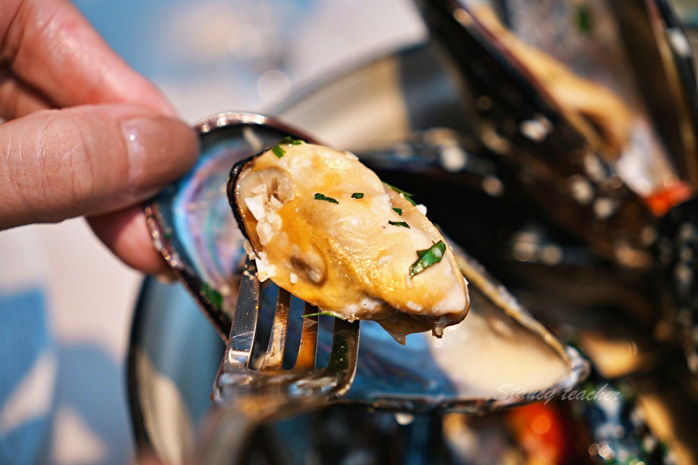 大安區活體生蠔專賣店「She’ll Oyster bar 敘 」活體廣島生蠔法國吉拉朵超霸氣生蠔塔全吃得到