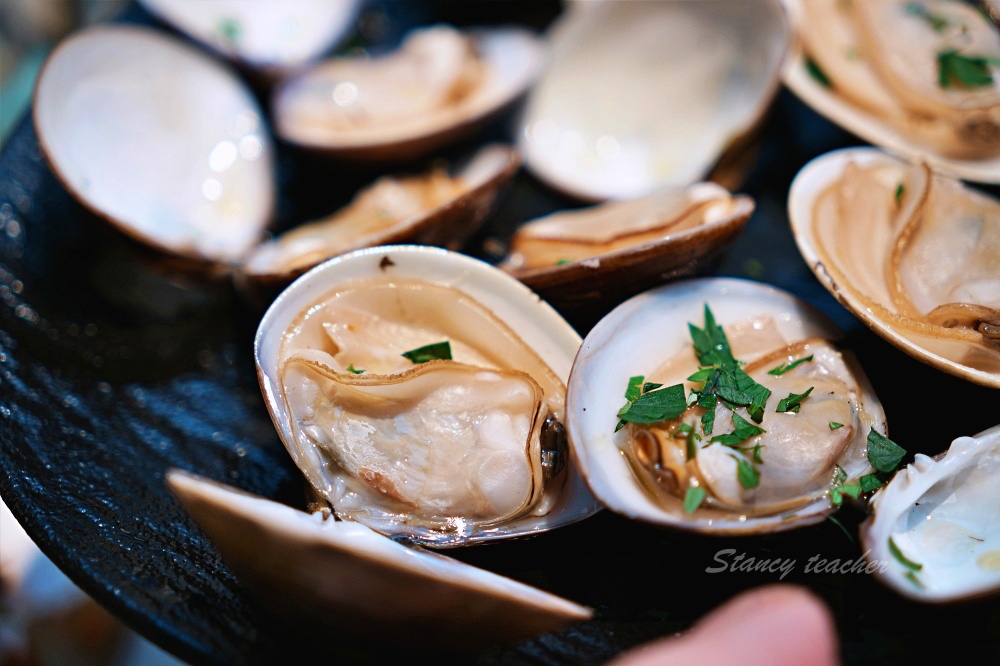 大安區活體生蠔專賣店「She’ll Oyster bar 敘 」活體廣島生蠔法國吉拉朵超霸氣生蠔塔全吃得到