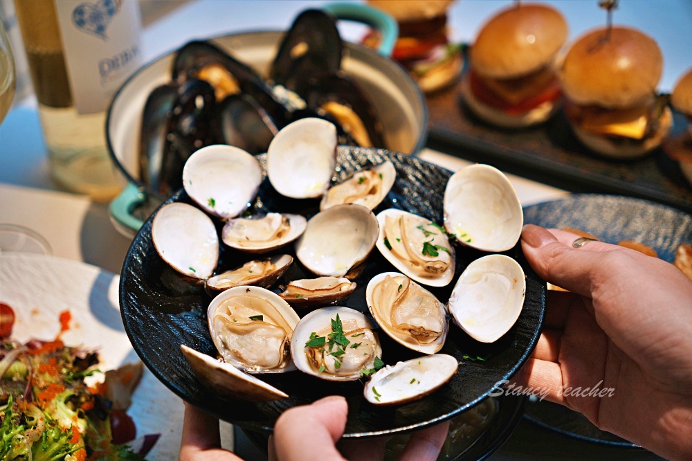 大安區活體生蠔專賣店「She’ll Oyster bar 敘 」活體廣島生蠔法國吉拉朵超霸氣生蠔塔全吃得到