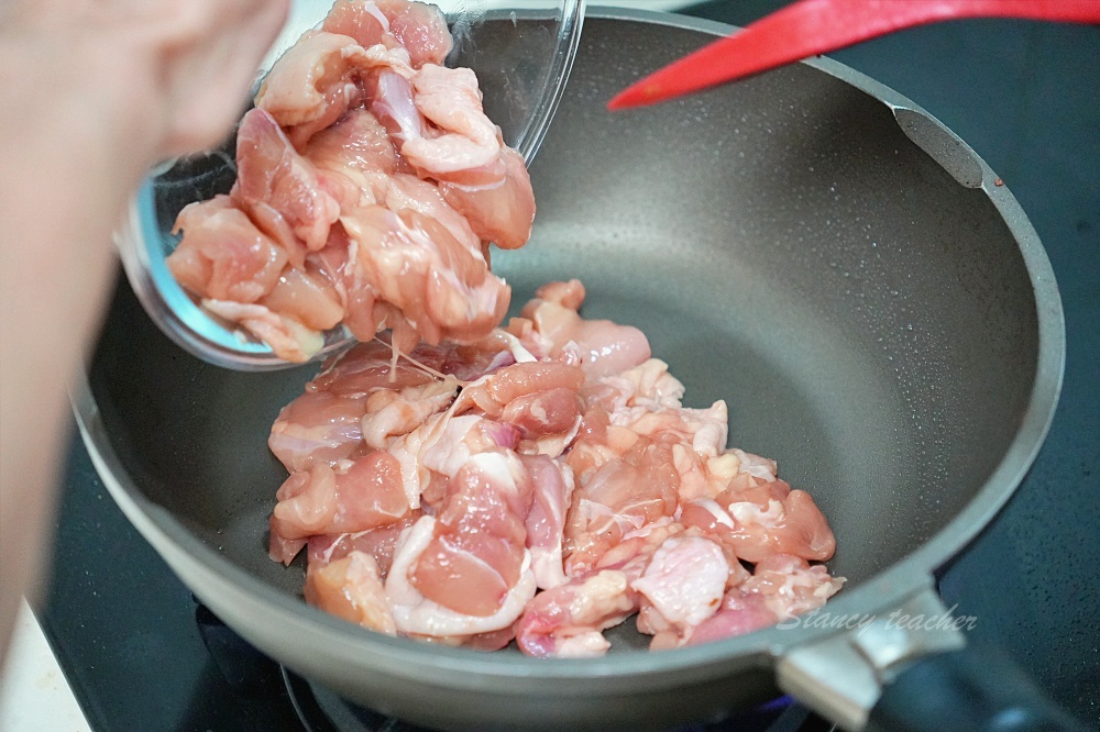 扒扒飯最容易下飯的“辣椒醬”聯名蠟筆小新超萌Q涮嘴雙椒醬必吃