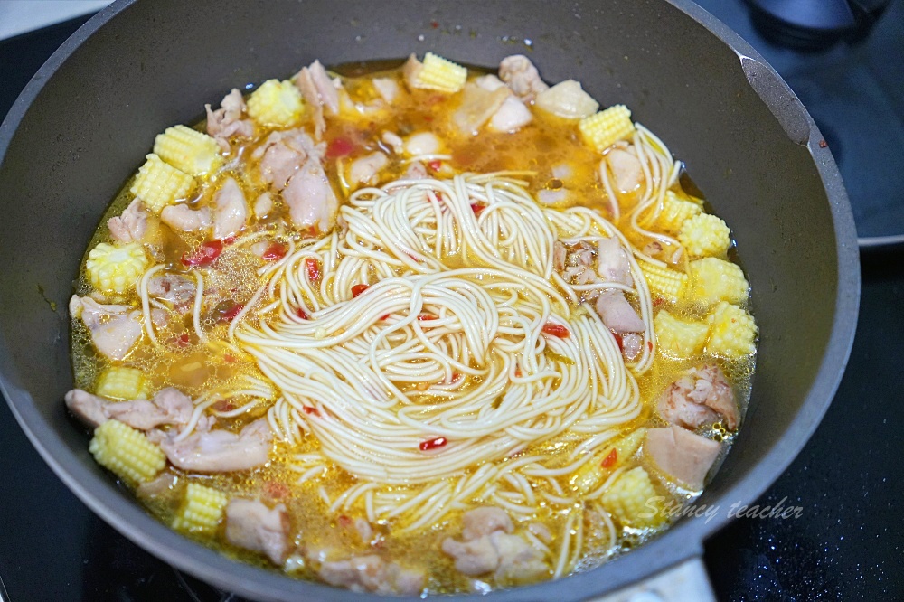 扒扒飯最容易下飯的“辣椒醬”聯名蠟筆小新超萌Q涮嘴雙椒醬必吃