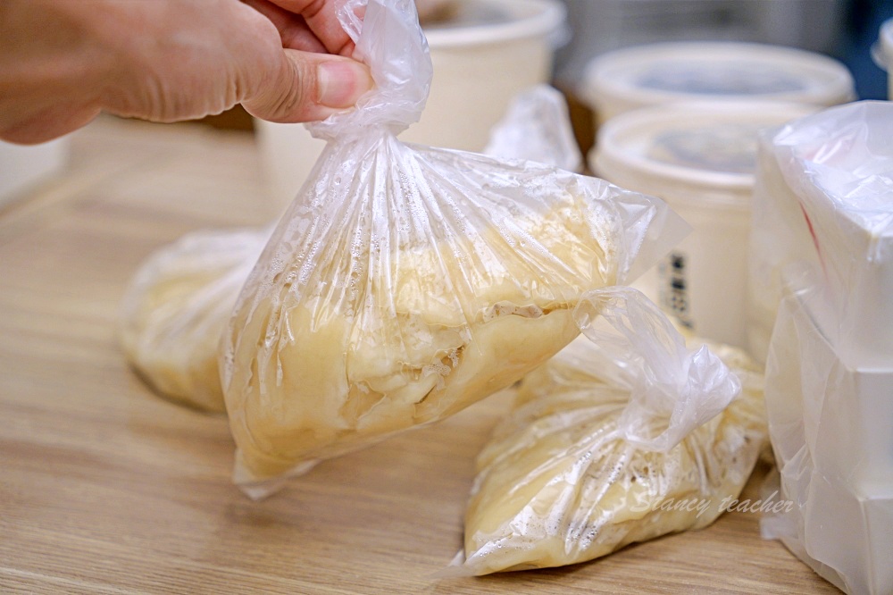 新莊好吃麵疙瘩「撈月麵館」海鮮麵疙瘩生食級干貝好澎湃麻奶南土雞肉麵必點