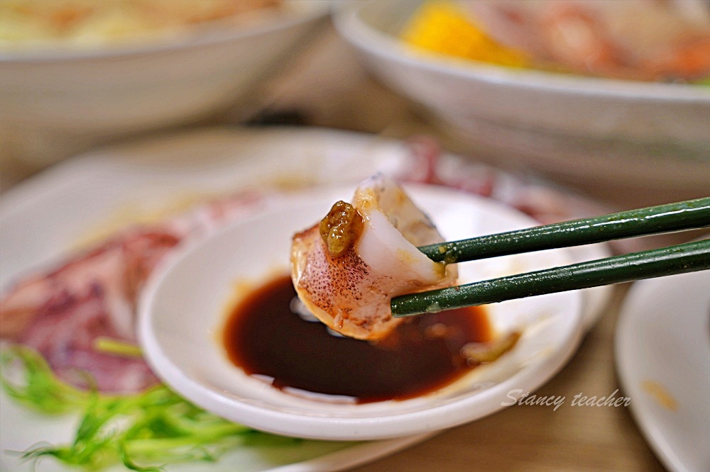 新莊好吃麵疙瘩「撈月麵館」海鮮麵疙瘩生食級干貝好澎湃麻奶南土雞肉麵必點