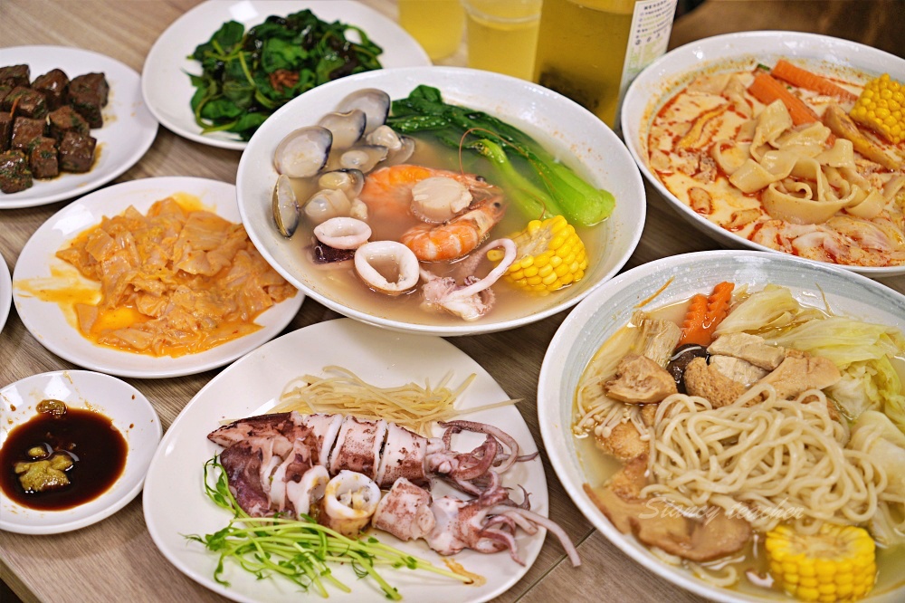 新莊好吃麵疙瘩「撈月麵館」海鮮麵疙瘩生食級干貝好澎湃麻奶南土雞肉麵必點