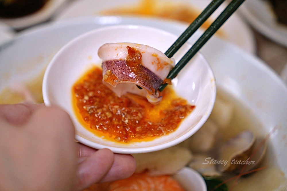 新莊好吃麵疙瘩「撈月麵館」海鮮麵疙瘩生食級干貝好澎湃麻奶南土雞肉麵必點