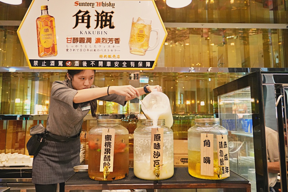 台北寒舍艾美探索廚房義大利美食節松葉蟹干貝牛排披薩啤酒三小時無限吃到飽