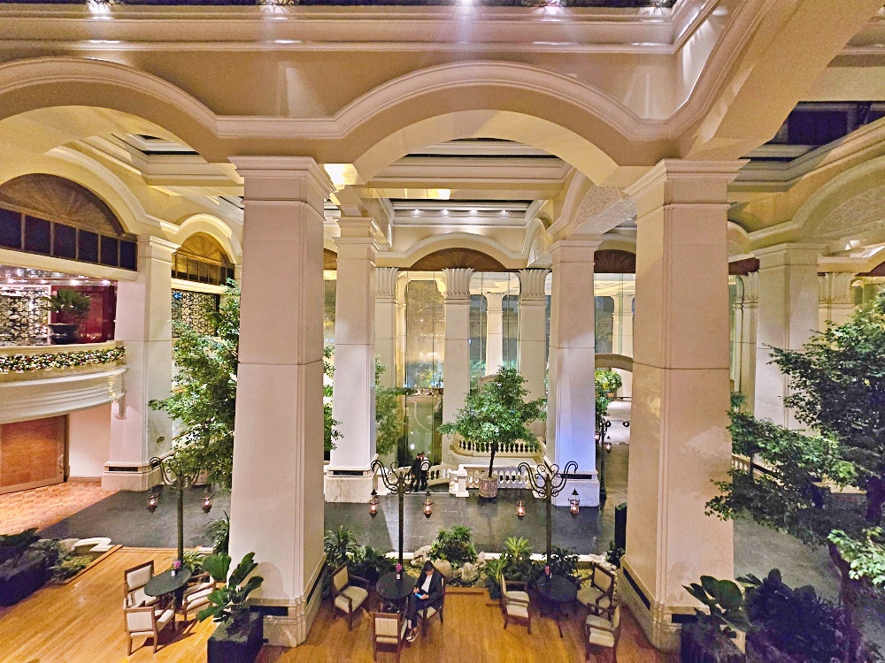 曼谷四面佛附近飯店推薦「Grand Hyatt Erawan Bangkok 愛侶灣君悅飯店」BTS 奇隆站空橋直達