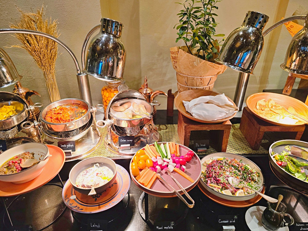 曼谷四面佛附近飯店推薦「Grand Hyatt Erawan Bangkok 愛侶灣君悅飯店」BTS 奇隆站空橋直達