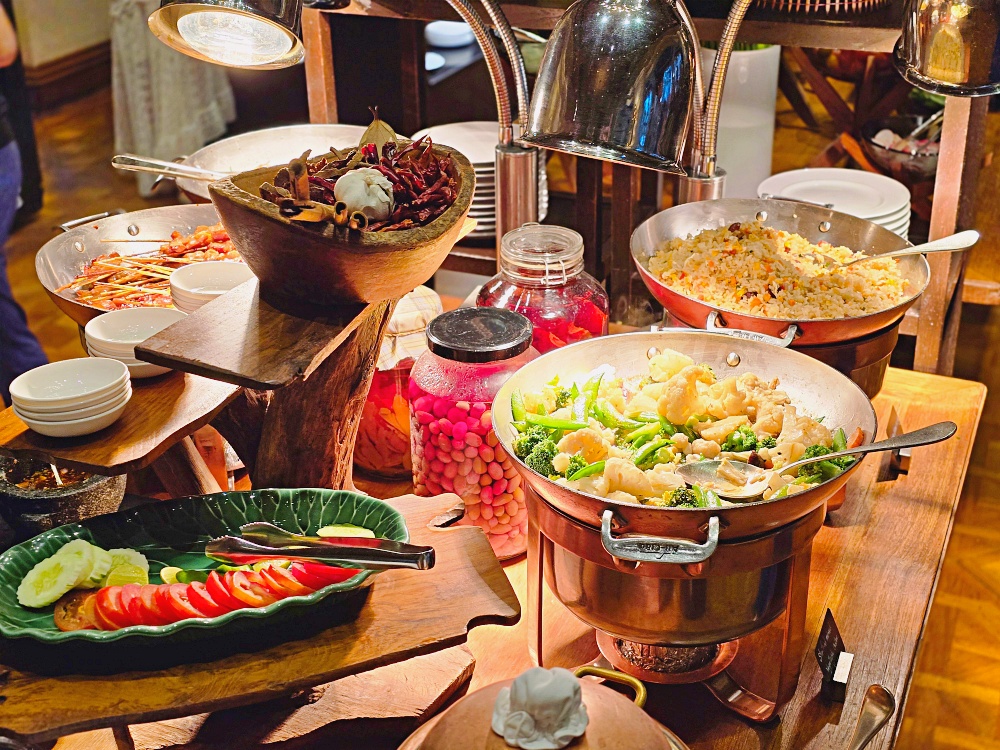 曼谷四面佛附近飯店推薦「Grand Hyatt Erawan Bangkok 愛侶灣君悅飯店」BTS 奇隆站空橋直達