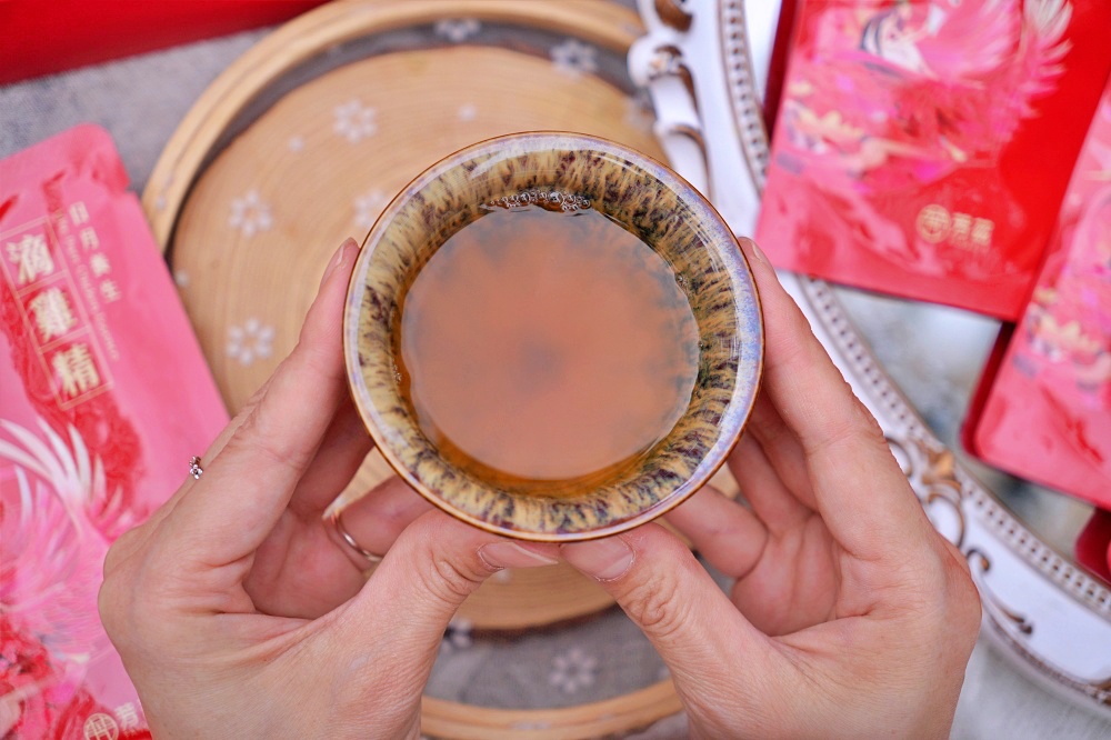 芳茲日月養生滴雞精｜常溫滴雞精攜帶方便無腥味濃郁香醇好喝滴雞精推薦