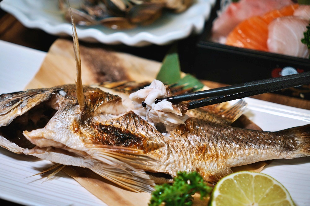 板橋生魚片推薦「大家樂鮮魚舖」江子翠捷運日本料理炙燒星鰻飯超威 板橋生魚片推薦「大家樂鮮魚舖」江子翠捷運日本料理炙燒星鰻飯超威