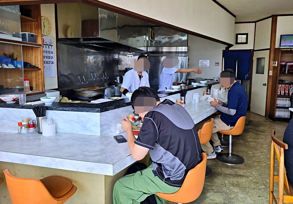 鳥取必吃牛骨拉麵推薦「香味德由良店」老字號的濃郁風味免費漫畫隨你看