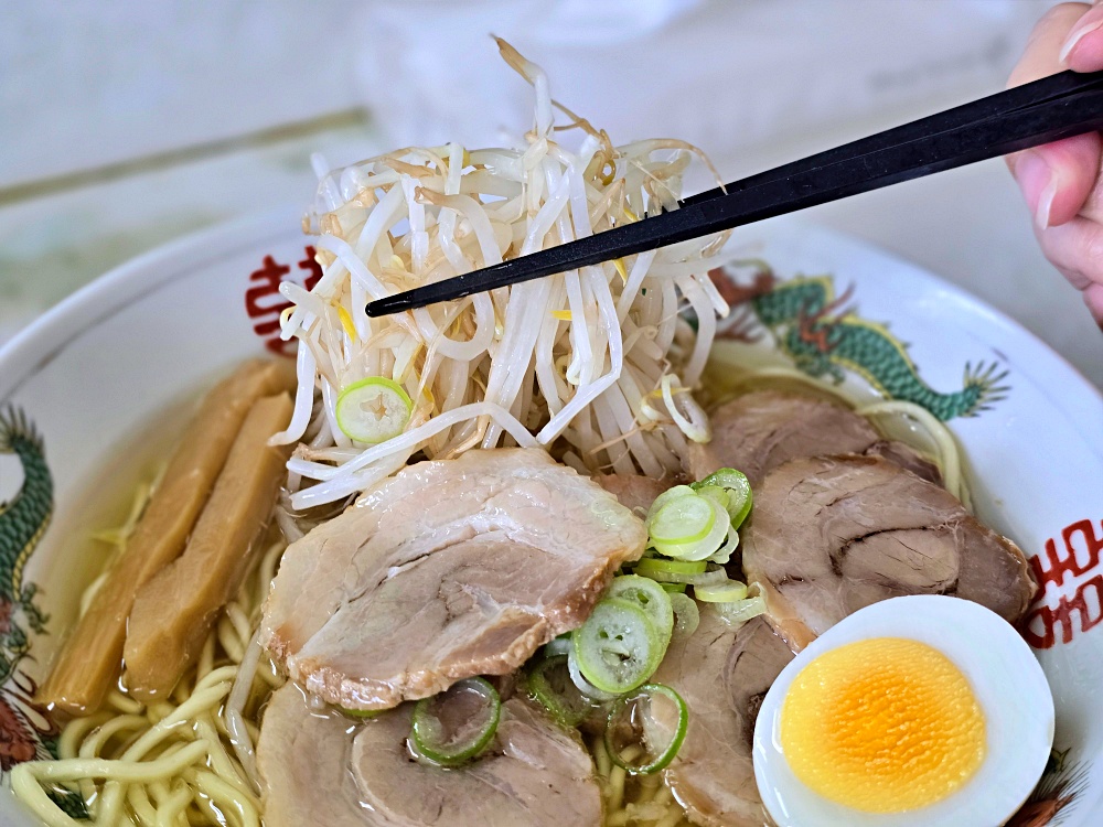 鳥取必吃牛骨拉麵推薦「香味德由良店」老字號的濃郁風味免費漫畫隨你看
