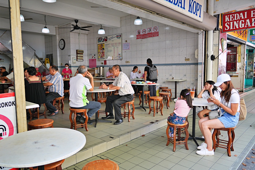 沙巴必吃美食「味雅海南飯茶餐室」海南雞油飯小孩大愛脆皮豬是亮點～