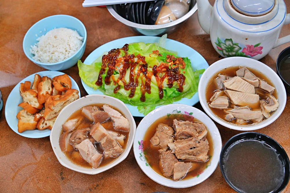 沙巴美食必吃-佑記肉骨茶，在地人深夜宵夜首選每天都大排長龍
