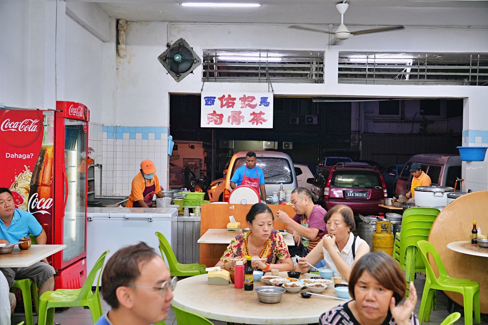 沙巴美食必吃-佑記肉骨茶，在地人深夜宵夜首選每天都大排長龍