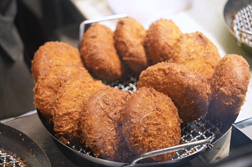 東京車站外帶美食「Zopf咖哩麵包」香濃內餡酥脆外皮吃一次就上癮