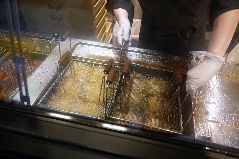 東京車站外帶美食「Zopf咖哩麵包」香濃內餡酥脆外皮吃一次就上癮