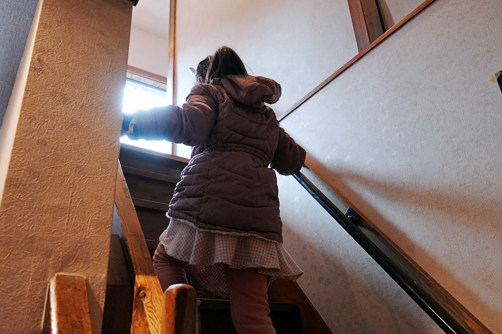 日本銀山溫泉老街咖啡館「布丁 酒茶房クリエ」熱呼呼棉花糖可可超療癒二樓靠窗座位超美 日本銀山溫泉老街咖啡館「布丁 酒茶房クリエ」熱呼呼棉花糖可可超療癒二樓靠窗座位超美
