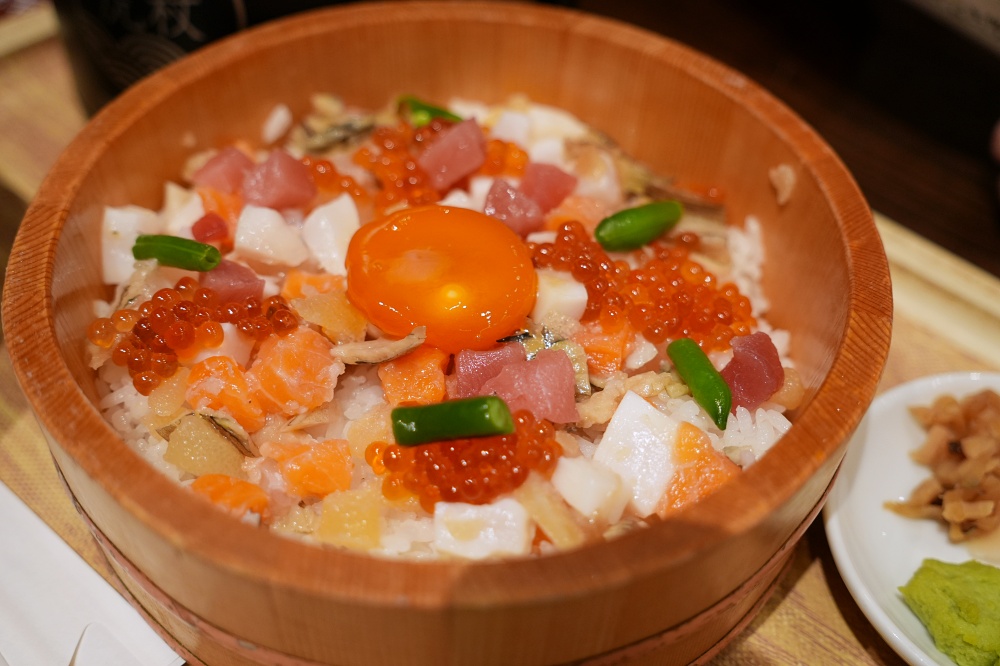 池袋西武百貨美食「築地魚河岸虎杖築地」海鮮飯、鰻魚飯雖然小貴卻新鮮好吃 池袋西武百貨美食「築地魚河岸虎杖築地」海鮮飯、鰻魚飯雖然小貴卻新鮮好吃