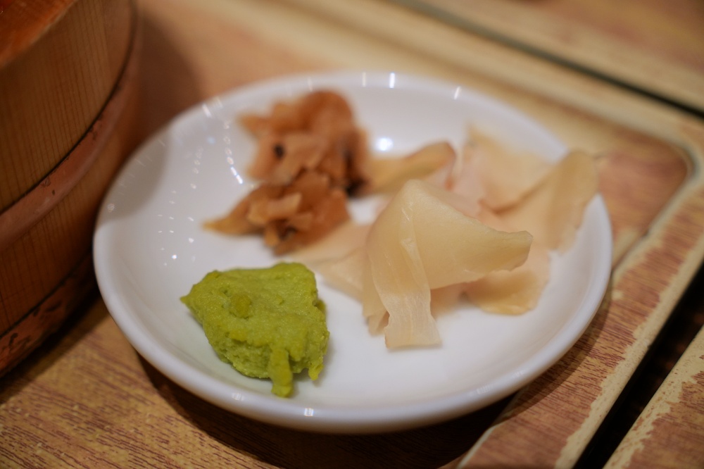 池袋西武百貨美食「築地魚河岸虎杖築地」海鮮飯、鰻魚飯雖然小貴卻新鮮好吃