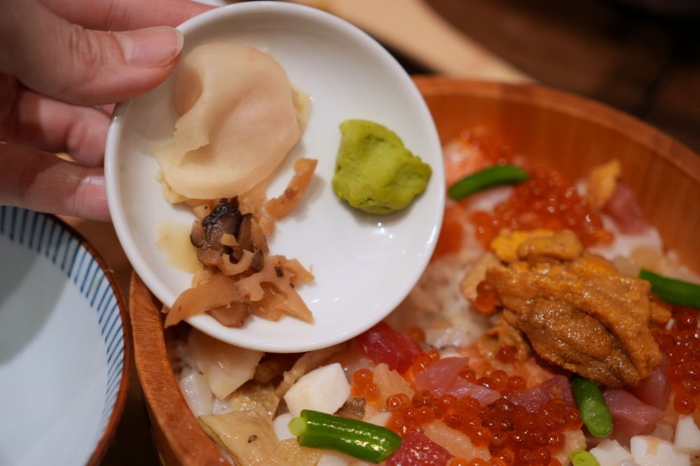池袋西武百貨美食「築地魚河岸虎杖築地」海鮮飯、鰻魚飯雖然小貴卻新鮮好吃 池袋西武百貨美食「築地魚河岸虎杖築地」海鮮飯、鰻魚飯雖然小貴卻新鮮好吃