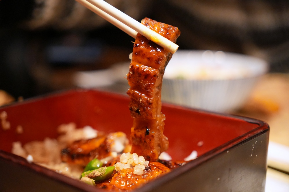 池袋西武百貨美食「築地魚河岸虎杖築地」海鮮飯、鰻魚飯雖然小貴卻新鮮好吃 池袋西武百貨美食「築地魚河岸虎杖築地」海鮮飯、鰻魚飯雖然小貴卻新鮮好吃