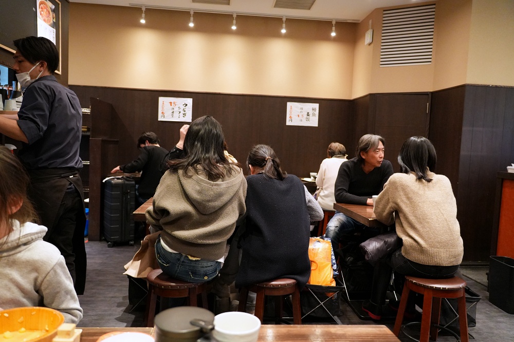池袋西武百貨美食「築地魚河岸虎杖築地」海鮮飯、鰻魚飯雖然小貴卻新鮮好吃 池袋西武百貨美食「築地魚河岸虎杖築地」海鮮飯、鰻魚飯雖然小貴卻新鮮好吃