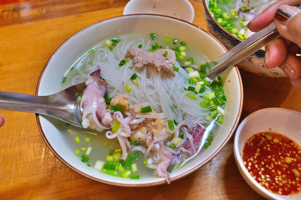 富國大世界必吃小捲米粉「B&uacute;n Quậy Kiến X&acirc;y Grand World」食材新鮮連米粉都是現場製作 @Stancy Teacher 美味異想世界