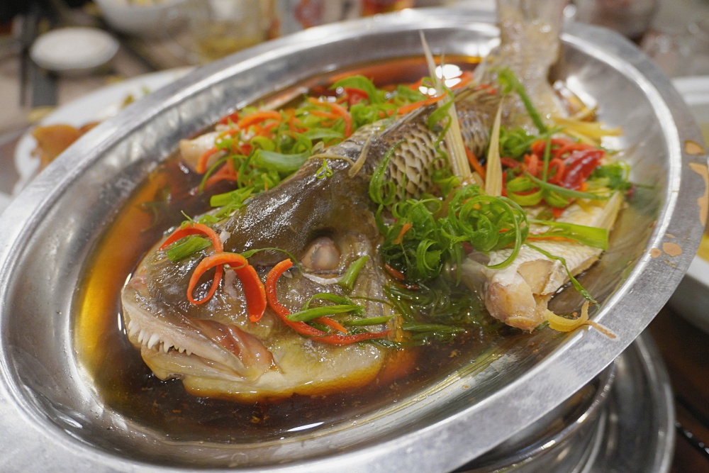 富國島海鮮餐廳「 Nhất Ph&uacute;」不只海鮮好吃越式烤乳豬香脆油嫩必吃 @Stancy Teacher 美味異想世界