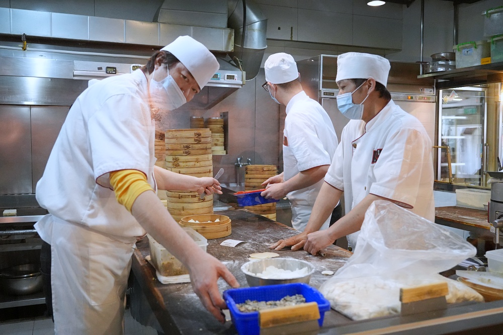 台北南京復興美食「犂園湯包館」黃仁勳美食地圖再+1絲瓜蝦仁湯包清甜鮮美薄皮多汁必點 台北南京復興美食「犂園湯包館」黃仁勳美食地圖再+1絲瓜蝦仁湯包清甜鮮美薄皮多汁必點