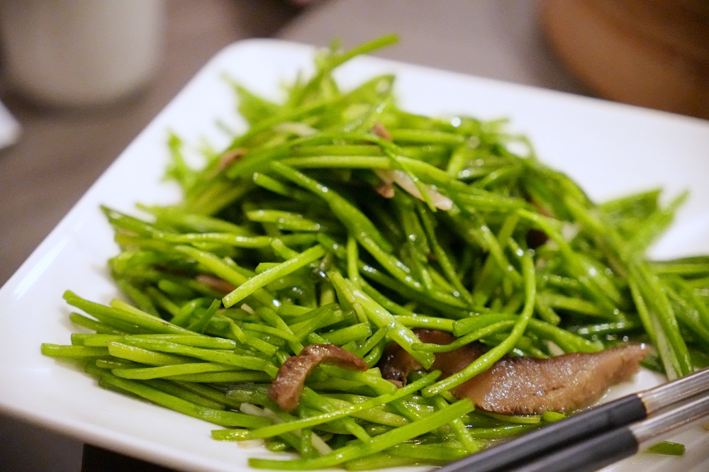 台北南京復興美食「犂園湯包館」黃仁勳美食地圖再+1絲瓜蝦仁湯包清甜鮮美薄皮多汁必點