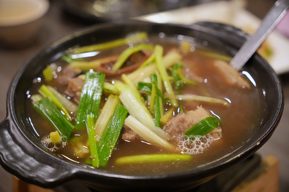 台北南京復興美食「犂園湯包館」黃仁勳美食地圖再+1絲瓜蝦仁湯包清甜鮮美薄皮多汁必點