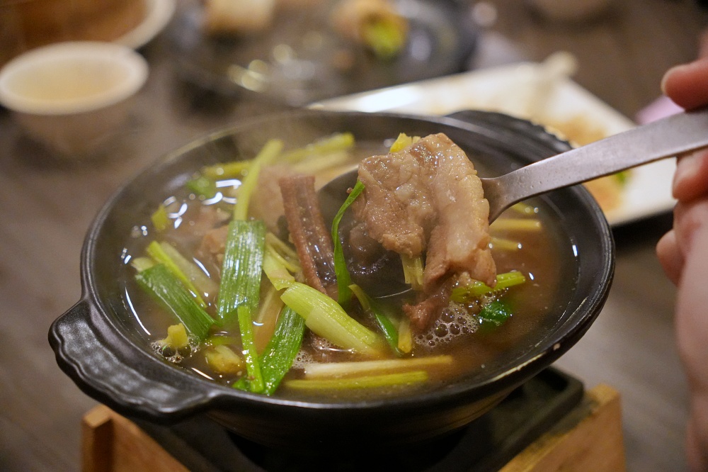 台北南京復興美食「犂園湯包館」黃仁勳美食地圖再+1絲瓜蝦仁湯包清甜鮮美薄皮多汁必點 台北南京復興美食「犂園湯包館」黃仁勳美食地圖再+1絲瓜蝦仁湯包清甜鮮美薄皮多汁必點