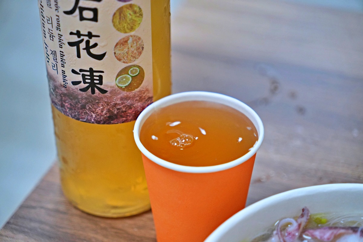 【萬里美食】漁聞樂小卷米粉滷肉飯｜銅板價海鮮米粉湯升級再出發！八隻小卷爆滿碗、滷肉飯無限續、翡翠灣人氣小吃