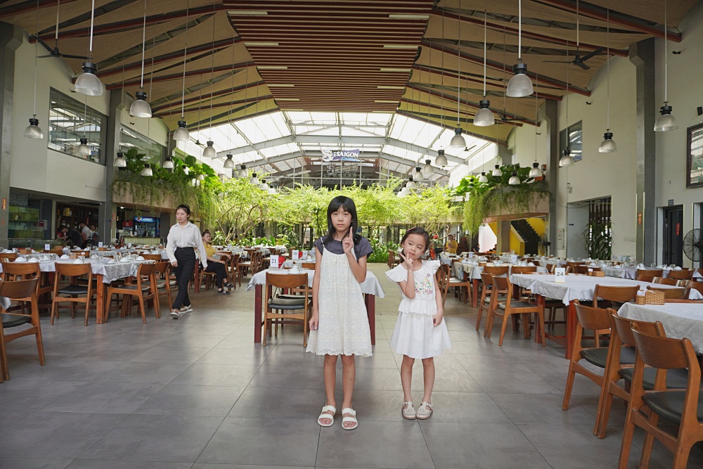 富國島海鮮餐廳「幸容餐廳Hanh Nhung Luxury」越南鐵帽子海鮮火鍋小孩最愛皮皮蝦超Q彈