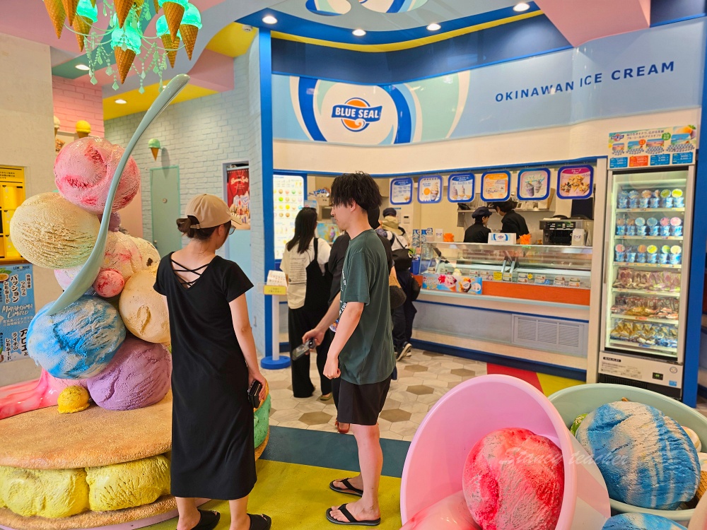 【宮古島必吃】Blue Seal宮古島店沖繩在地食材做成的紫芋薯霜淇淋香濃美味 【宮古島必吃】Blue Seal宮古島店沖繩在地食材做成的紫芋薯霜淇淋香濃美味