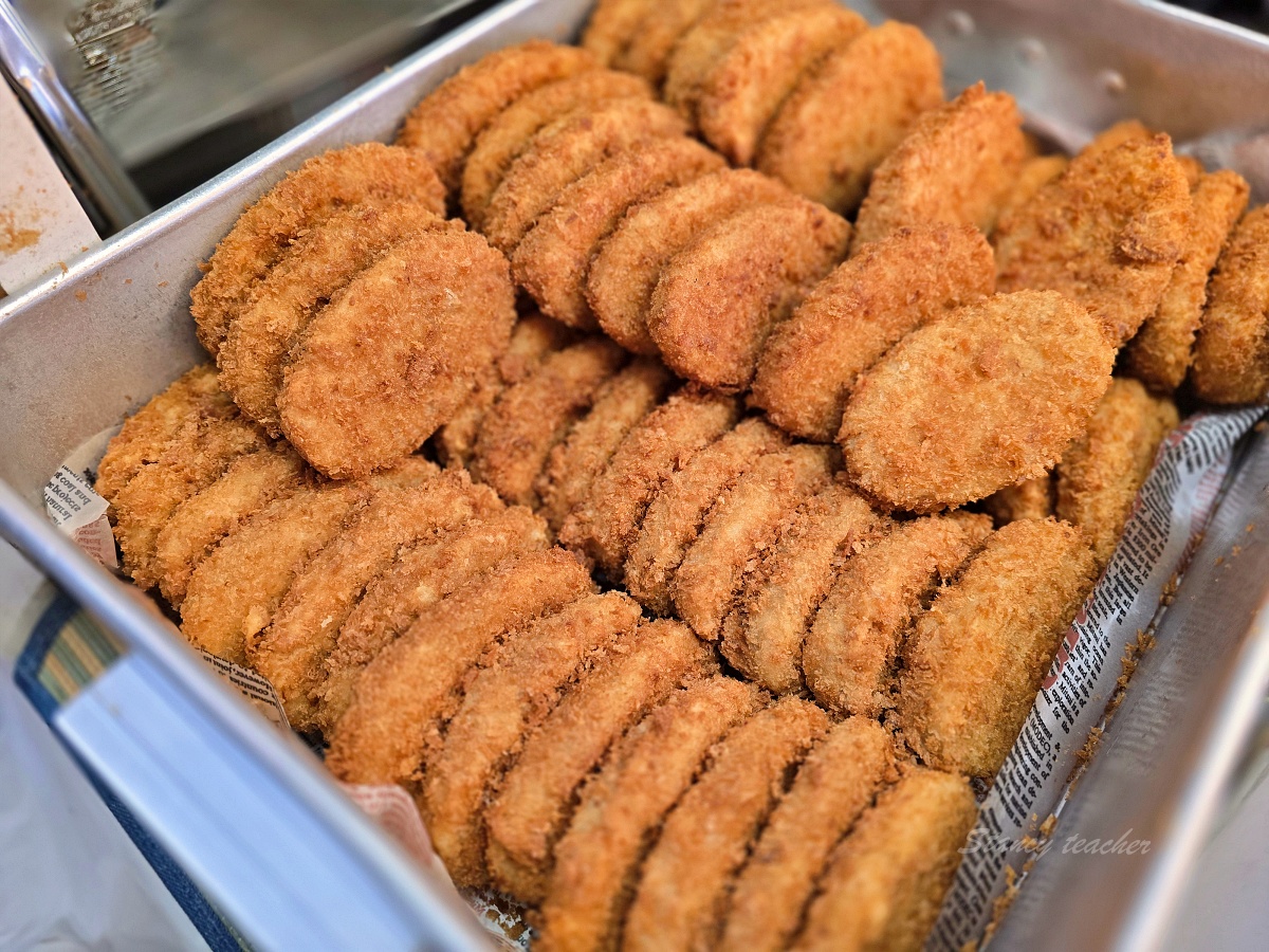 仙台朝市可樂餅「齊藤熟食店(可樂餅)」在地人排隊美食每次買都是一大包 @Stancy Teacher 美味異想世界