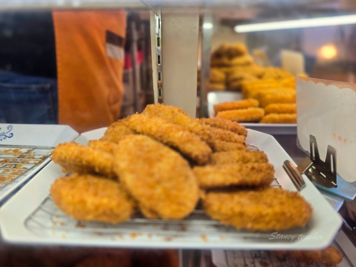 仙台朝市可樂餅「齊藤熟食店(可樂餅)」在地人排隊美食每次買都是一大包