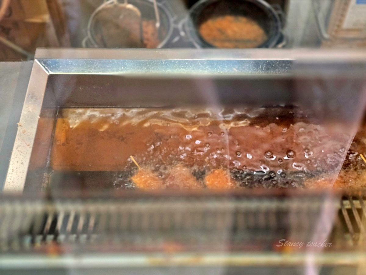 仙台朝市可樂餅「齊藤熟食店(可樂餅)」在地人排隊美食每次買都是一大包 仙台朝市可樂餅「齊藤熟食店(可樂餅)」在地人排隊美食每次買都是一大包