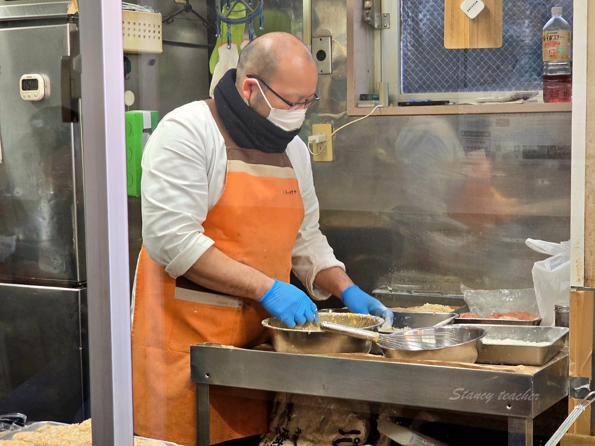 仙台朝市可樂餅「齊藤熟食店(可樂餅)」在地人排隊美食每次買都是一大包