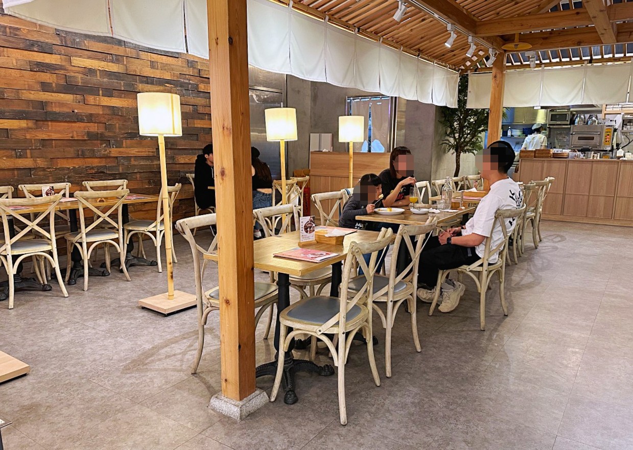 大直美麗華百貨美食「杏桃鬆餅屋」不只鬆餅好吃正餐咖哩歐姆蛋也很厲害