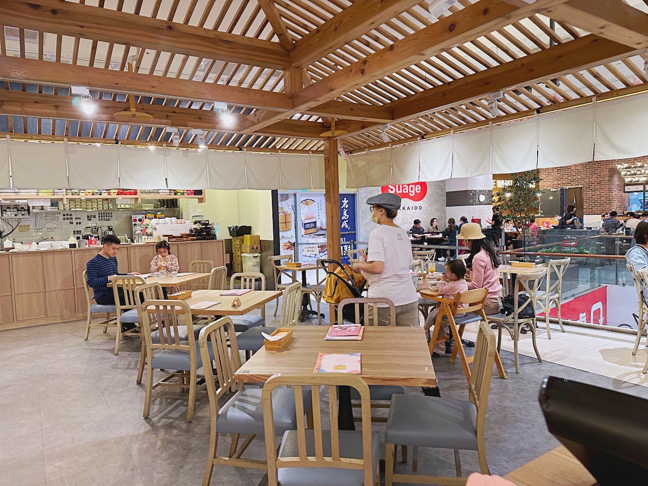 大直美麗華百貨美食「杏桃鬆餅屋」不只鬆餅好吃正餐咖哩歐姆蛋也很厲害
