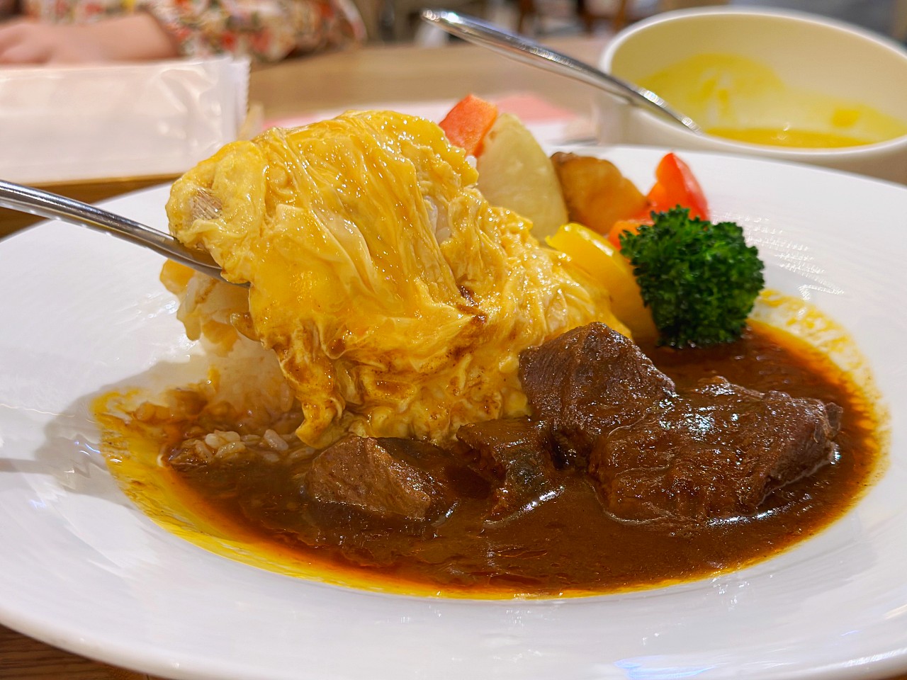 大直美麗華百貨美食「杏桃鬆餅屋」不只鬆餅好吃正餐咖哩歐姆蛋也很厲害 大直美麗華百貨美食「杏桃鬆餅屋」不只鬆餅好吃正餐咖哩歐姆蛋也很厲害