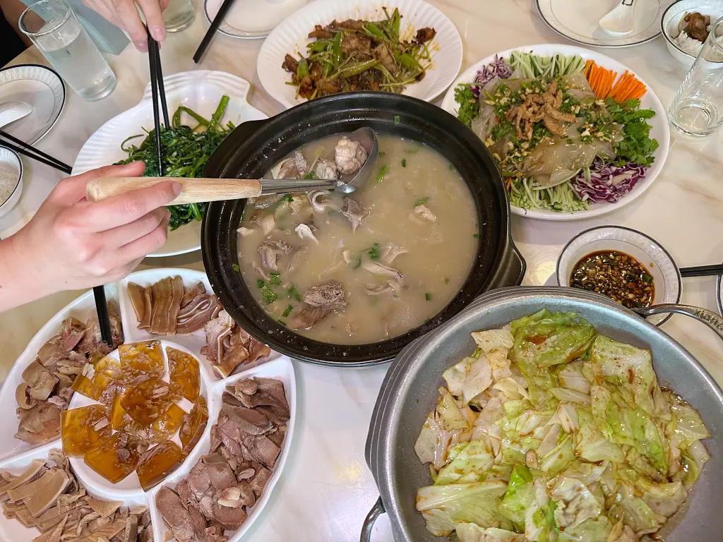 泰國清邁中餐廳「隱廚」 Yin Chu Chinese Restaurant 出餐快速乾淨新鮮又不貴 泰國清邁中餐廳「隱廚」 Yin Chu Chinese Restaurant 出餐快速乾淨新鮮又不貴